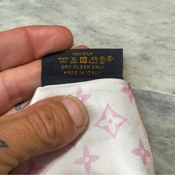 Louis Vuitton Silk Monogram Let's Go BB Bandeau Pink & Box - Picture 5 of 8